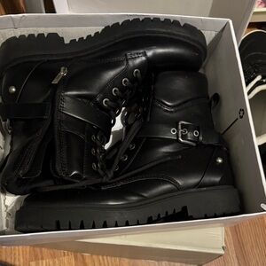 Guess Black womens Lace-Up Boots
